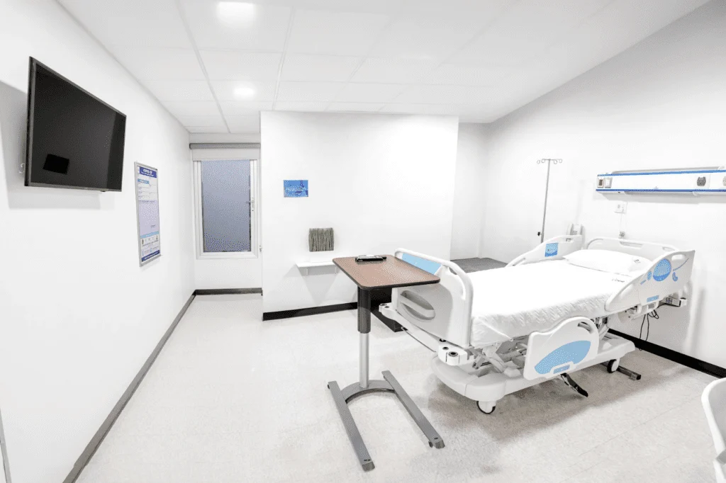 Single room at CER Hospital