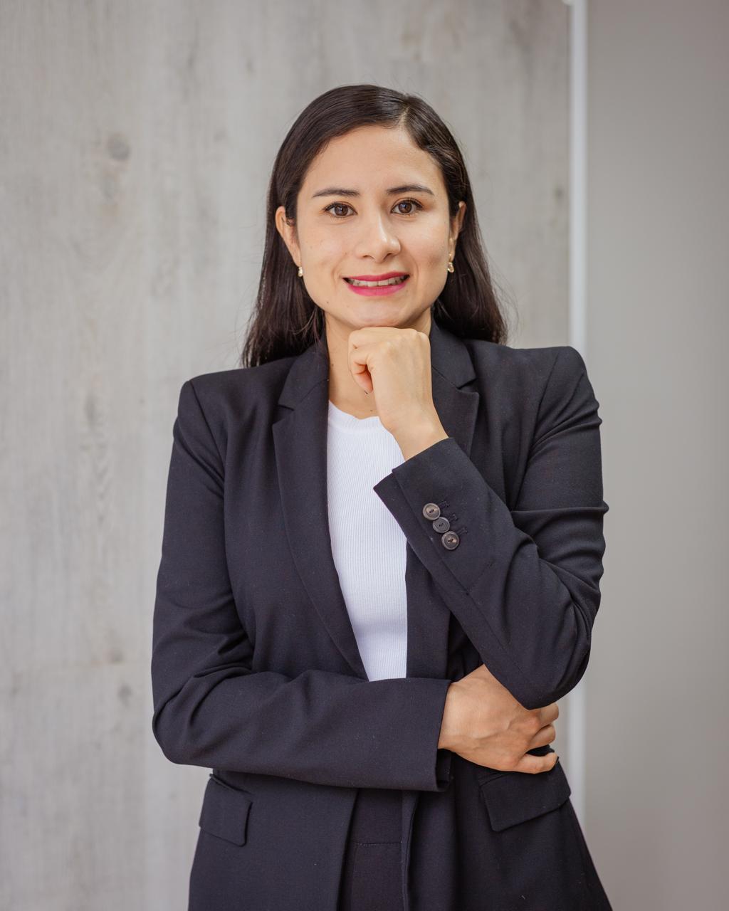 Dr. Yazmín Sánchez - Plastic Surgeon CER Hospital