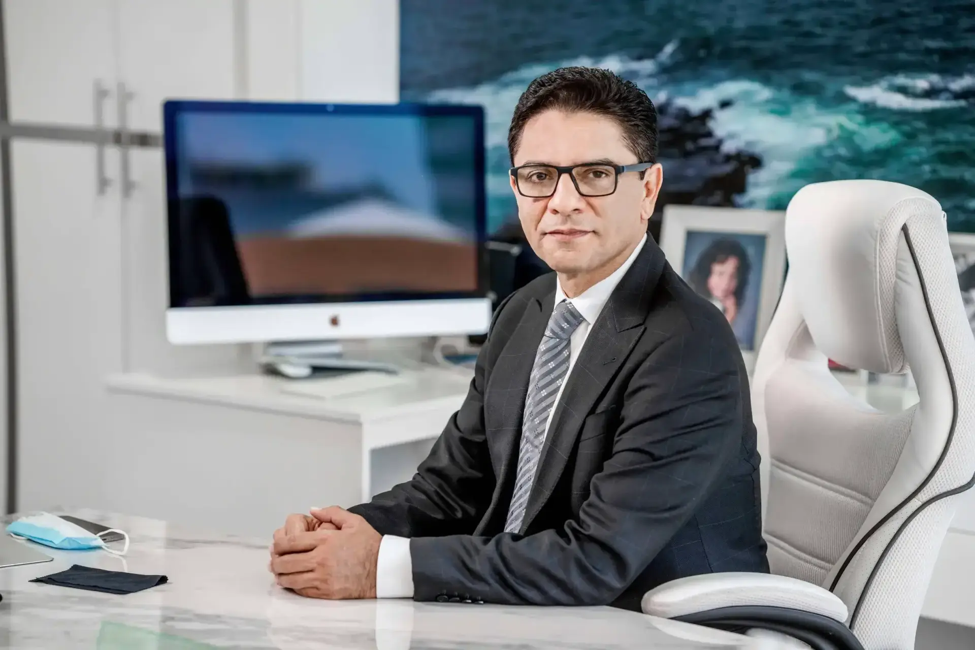 Dr. Luis Suarez - Plastic Surgeon CER Hospital